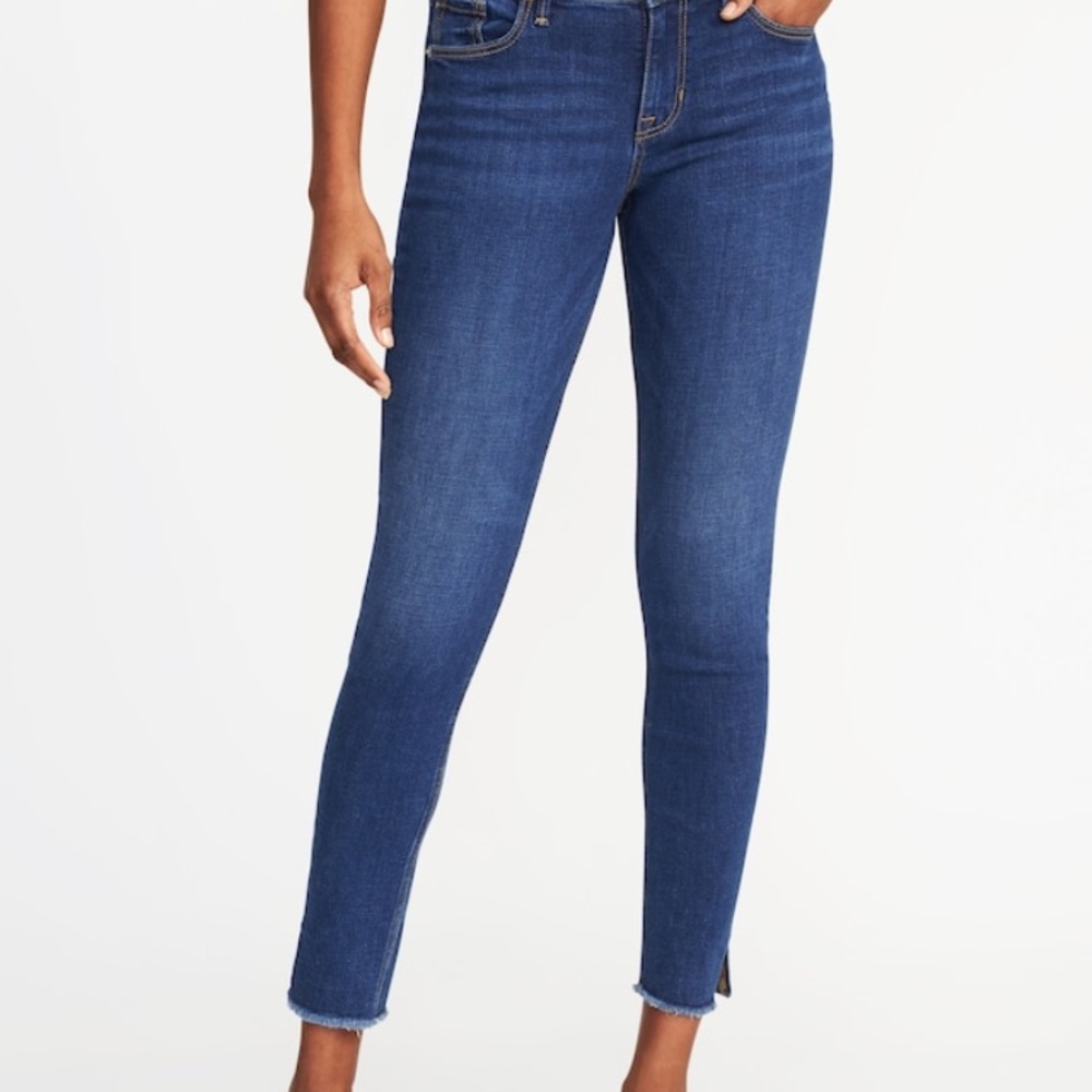 Mid-Rise Rockstar Super Skinny Ankle Jeans